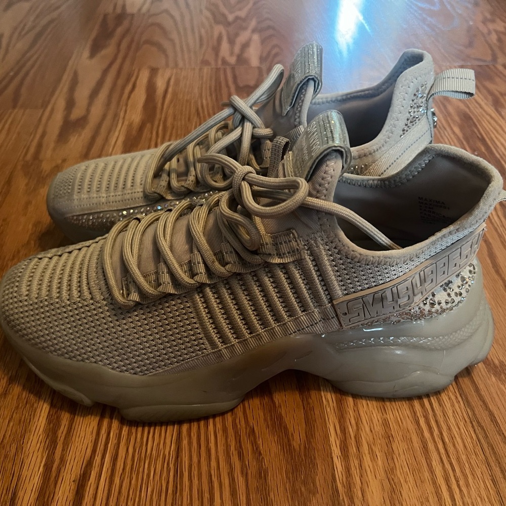 Steve Madden Beige Maxima sneakers